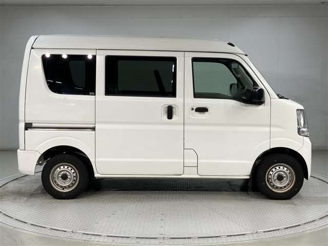 この度は数多くある掲載車の中から当店のお車をご覧頂き誠にありがとうございます。お写真では分かりづらい外装や内装状態は、いつでもお問合せください。スタッフが分かりやすくご説明ご案内させて頂きます。