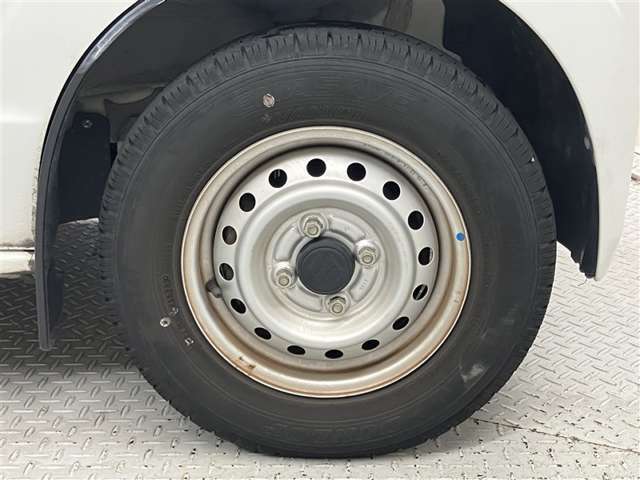 タイヤの溝も十分にあります、ご確認下さい。