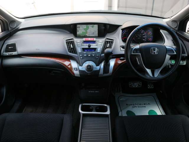 すっきりとしたオデッセイらしいデザインのダッシュ回り！フロントビューの視認性もよく運転しやすいと思います★