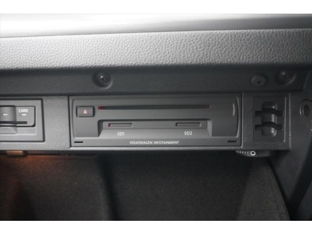 ETC車載器はグローブボックスの中に搭載されてますので、見栄えも良く盗難対策にもなります。