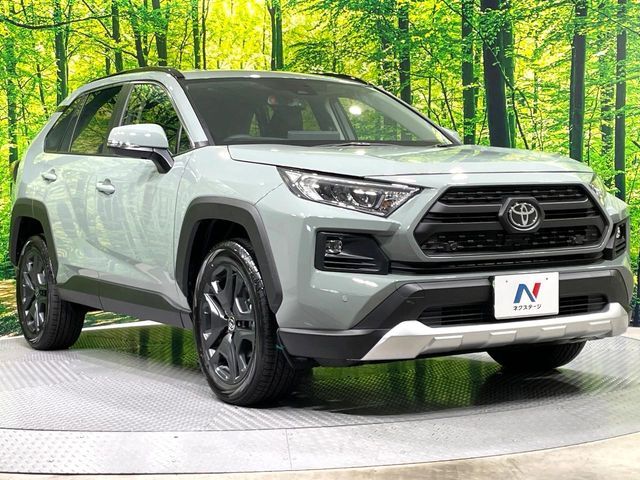 大好評のボディコーティング「弾スプラッシュコート」もご納車までに施工可能。通常のガラスコートと異なる、耐久年数6年の無機質ガラスコーティングが、ボディをキレイな状態に保ってくれます。