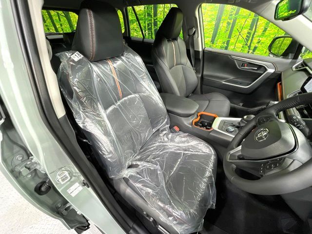 もちろん車内はキレイです♪よりクリーンな状態をキープしたいお客様には『ナノゾーンコート』がおすすめ！新型コロナウイルス対策や、除菌・消臭に効果を発揮し多くの方にご好評いただいております。
