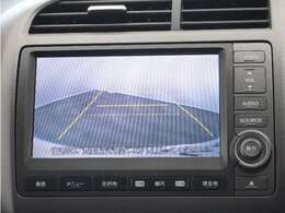 ◆バックカメラ◆リバースにするだけで映ります、後方の安全確認や、狭い駐車場での車庫入れ、雨の日や夜間など視界の悪い時に便利です！安全にバックする為には欠かせない装備です。