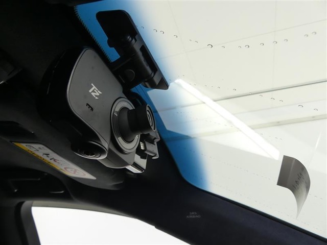 安心装備ドライブレコーダーを装備しています。自車の走行状態を常に録画しています。