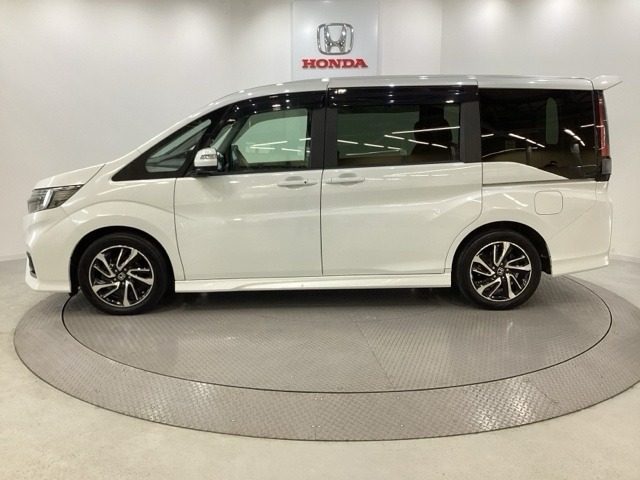 購入後も自社指定整備工場完備でお客様の愛車をしっかりサポート致します！御納車時には安全かつ安心してお乗り頂けるようホンダ専門知識を持つ整備スタッフが点検・整備・装備も説明をしてお渡ししております。