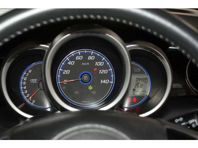 テスト走行しましたが、不快な音や振動もなく上々の走りをしています。走行距離は、年式的に標準だと思います。まだまだ活躍しますよ！不具合などありません。元気に走ります。