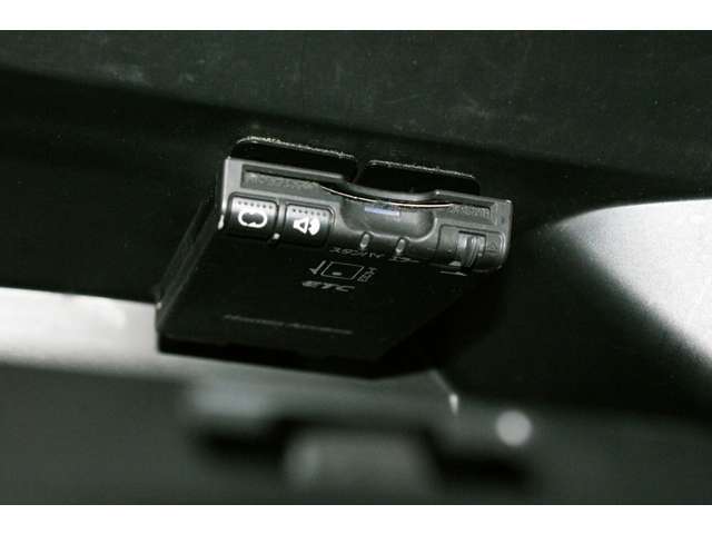 ETC搭載で高速道路もスイスイ♪　お得に長距離ドライブをお楽しみくださいね。