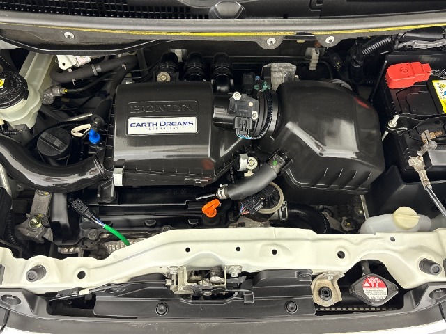 ■エンジンルームです。オイル漏れや汚損なども無く、綺麗な状態です。エンジンも快調です！