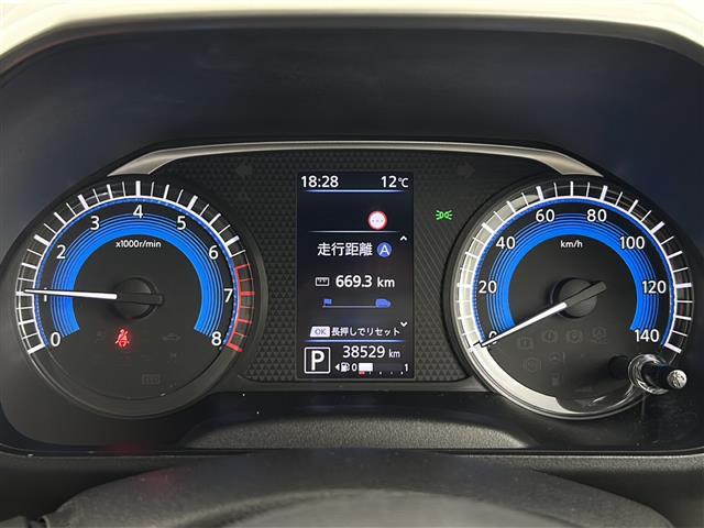 【スピードメーター】メーターがシンプルで見やすく運転しやすいですね！
