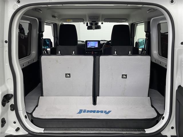 【トランク】積み込みやすくて、たっぷり積める荷室です。シートアレンジできるものは、乗車人数と荷物の量や大きさによってシートを動かすことができるので、より快適なドライブが可能です！