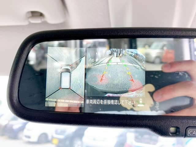 【全方位カメラ】上空からの視点で駐車を行なうことが可能です。狭い場所での駐車にはとても役立ちます♪