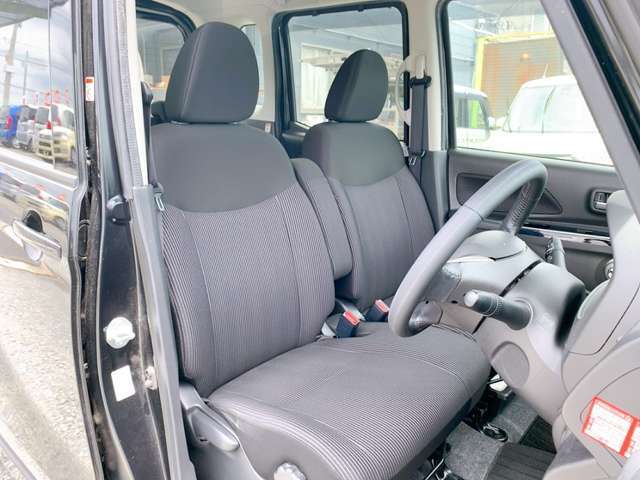 当店では軽自動車から普通車まで幅広くオールメーカーの車種・色・グレードを豊富に揃えております。