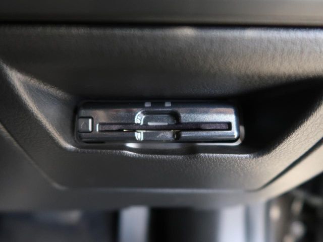 【ETC】高速道路の料金所をストレスなく通過！話題のスポットやサービスエリアに多い「スマートIC」利用時は必須のアイテムです。当店でセットアップを実施、ご納車当日からすぐにご利用いただけます！