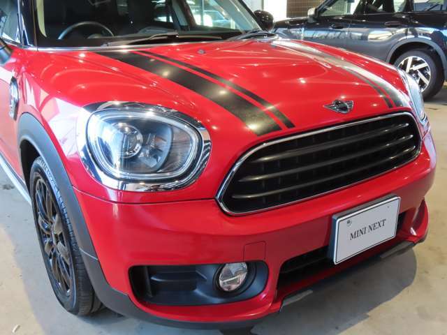 LEDヘッドライトはイルミネーションリング・ヘッドライト・ハイビーム・フォグライトの全てにLEDを導入しています。夜間対向車に不快を与えることなく安全の為にクリアな視界を確保できます。