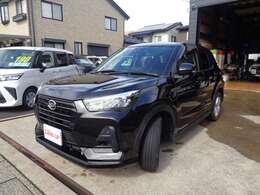 ロッキー 1.2 Xのブラックが入荷！　R5年式の走行1万キロのおすすめの一台！　日本全国納車可能です。皆様のお問い合わせお待ちしています。