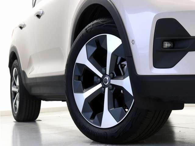 大人気モデル＆希少なカラーにつき、ご検討はお早めにお願いいたします。【VOLVO SELEKT 東名横浜】車両詳細・お見積り等、お気軽にお問合せくださいませ。TEL:042-799-1436