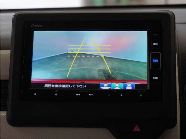◆バックカメラ◆リバースにするだけで映ります、後方の安全確認や、狭い駐車場での車庫入れ、雨の日や夜間など視界の悪い時に便利です！安全にバックする為には欠かせない装備です。