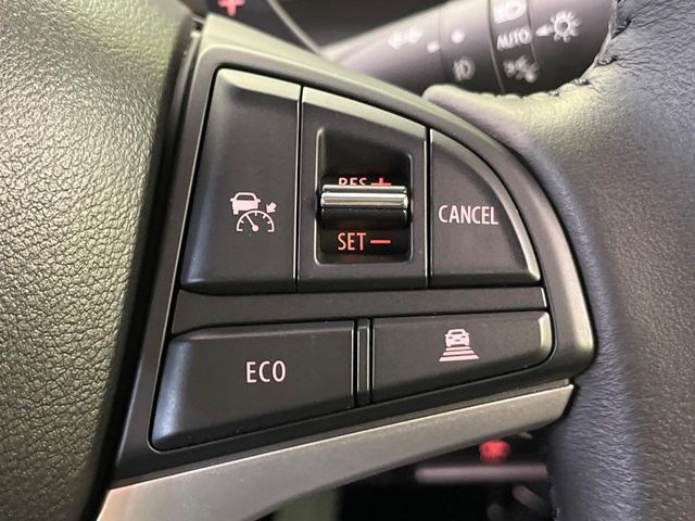 【アダプティブクルーズコントロール】高速道路での長距離走行が楽に！！自動で速度を保つクルーズコントロールが、衝突軽減システムと連携し、前方の車両を感知して車間を保つように速度調節してくれます！！