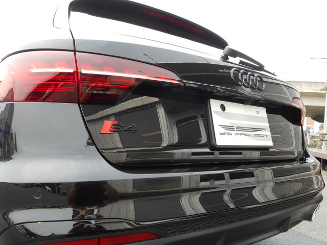 車高を低めたSスポーツシャシーやダンピングコントロールSスポーツサスペンションリヤスポーツディファレンシャルなどにより、俊敏なハンドリング性能を実現。