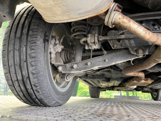 お車を安心してお乗りいただく為には、足回りの定期点検が欠かせません。サービスサポート（有償保証）では無料点検もご提供しており、安心のカーライフをお過ごしいただけるサポート体制が整っています。