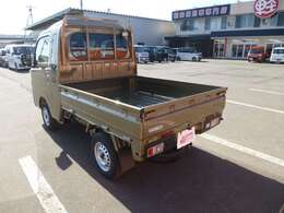 オフビートカーキメタリック