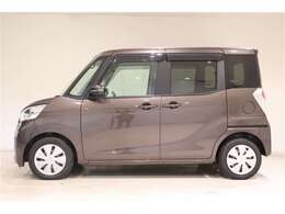 人気の助手席側（歩道側）電動スライドドアが付いています！小さなお子様が見えるご家庭では隣の車にドアが当たらないか心配…そんな悩みも解消されます。スイッチで開閉も出来ます！挟み込みにはご注意下さいませ。