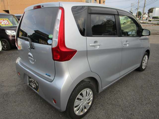 下取り査定もおまかせ下さい。大切にお乗り頂いたお車を高額査定いたします。お問い合わせは通話料無料フリーダイヤル：0066-9711-445015！