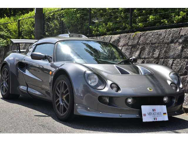 【徹底した納車前点検】ご納車前に、担当整備士と営業担当がエンジン、ミッション、エアコン等、内装の計器一つまで全て細かく点検を行い、約100キロの走行テストを夜間、高速走行を含め実施致しております。