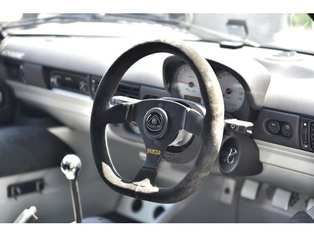 【丁寧な納車準備】当社ではご納車整備から、最終の仕上げまで、少しお時間を頂く車種が御座います。安心安全な状態でご納車するためのお時間です。（ご納車まで最短2週間～1ヶ月お時間を頂く車種が御座います。）