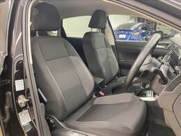 各種ブランドのシートカバーの取り扱いもございます。また、弊社オリジナルフロアマットもご用意しております。自慢の愛車をアレンジしてみてはいかがでしょうか。