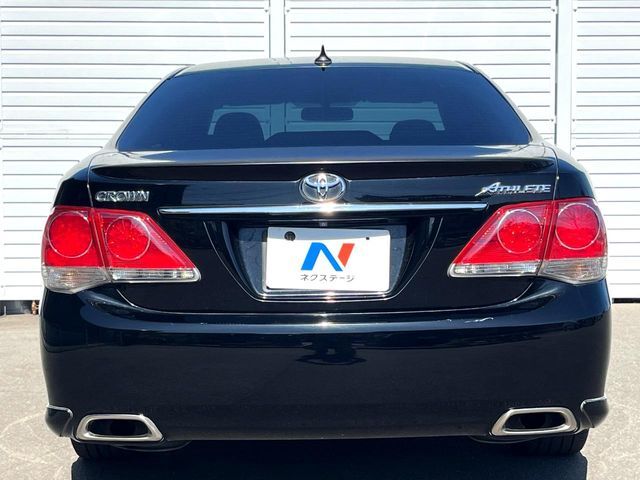 安心の最長10年・走行無制限保証（有償）をご用意。保証内容も充実はもちろん、無料点検＆オイル交換や、年中無休の全国・24時間ロードサービスも付帯されておりますのでご安心下さい。