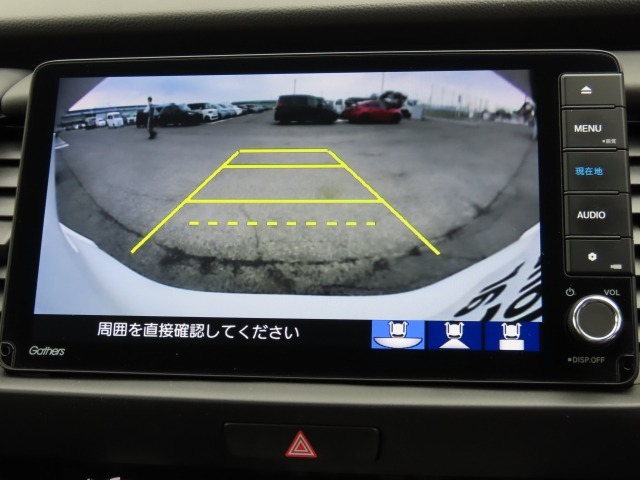 ガイドライン付バックカメラで、バックの安心感がとても増しますね！