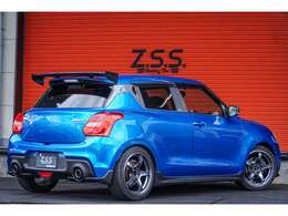 ボルテックスのカーボンウイングが目を引く後ろ姿！マフラーはHKSです！！！