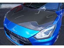 カーボンボンネット搭載！スポーティーな印象で運転が楽しくなります♪