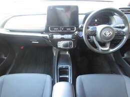 ご納車後も安心なプレミアム保証をご提案いたします。ナビや電装品、エアコンなども含めた600項目の充実した保証内容と安心のロードサービス付帯でサポートいたします。詳細はお尋ねください。