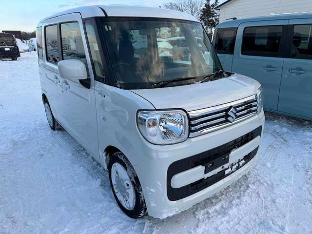 ☆納車までに車両美装など専任スタッフが作業いたします☆　内装はスチーム洗浄をはじめ、できるだけ気分よくお乗りいただけるよう美装いたします！外装は機械で磨きをかけて、ワックスコーティングをかけています。