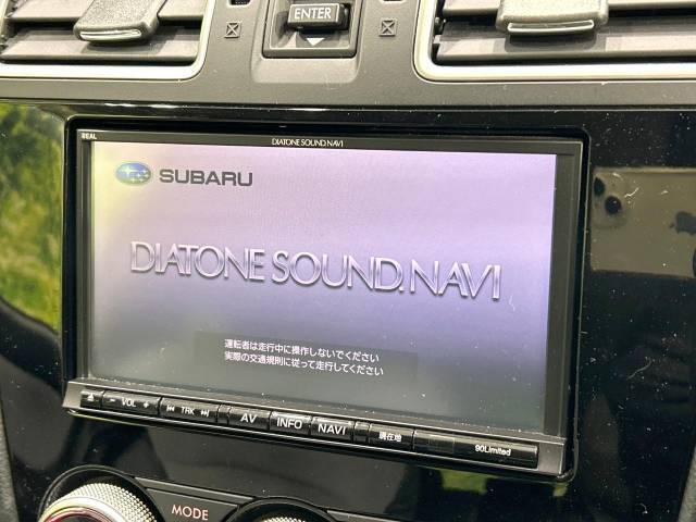 【純正ナビ】人気の純正ナビを装備しております。ナビの使いやすさはもちろん、オーディオ機能も充実！キャンプや旅行はもちろん、通勤や買い物など普段のドライブも楽しくなるはず♪