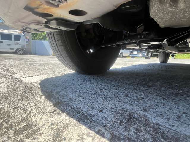 この度は当店のお車をご覧いただきまして誠にありがとうございます。車検や整備等も承っておりますのでお気軽にお問い合わせください。ご来店希望の方はお電話にてご予約の上お越しください。