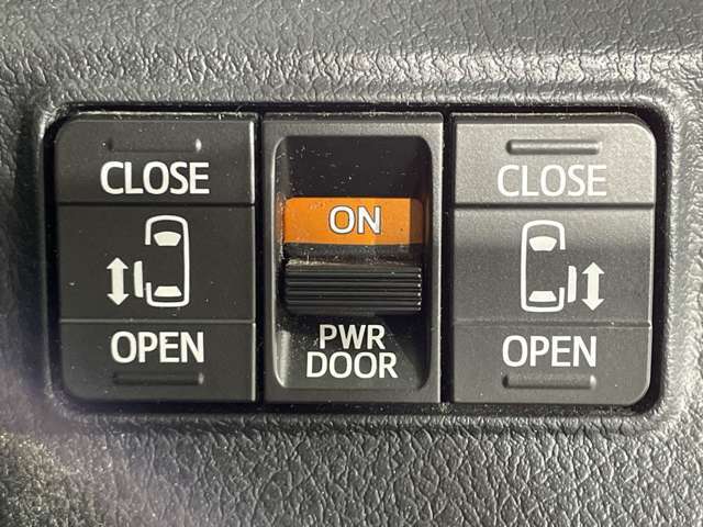 【運転席操作部】快適なドライブを楽しむための機能が装備されています！運転席から触れるので、使いやすいです！除菌プランいれていただくと、さらに清潔で安心していただけます！