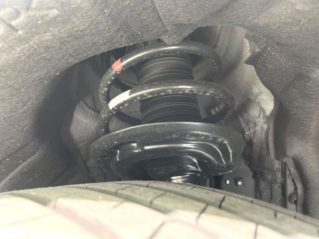 下回りの劣化予防の為の防錆加工の施工も承っております。降雪地域はもちろん、沿岸部にお住いの方や、趣味でマリン・ウィンタースポーツをされる方に大変好評いただいております。
