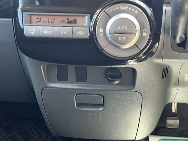大変お得なメンテナンスパックをご紹介させていただいております。点検の際にはお車を持ってきていただくだけでOKです。