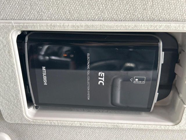 【ETC】高速道路の料金所をストレスなく通過！話題のスポットやサービスエリアに多い「スマートIC」利用時は必須のアイテムです。当店でセットアップを実施、ご納車当日からすぐにご利用いただけます！