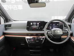 大画面9in純正ナビと7inアドバンスドドライブアシストディスプレイを水平方向にレイアウト、統合型インターフェイスディスプレイの先進性と心地よさ広がる和モダンの高級感と上質さを融合したプレミアムなインテリア