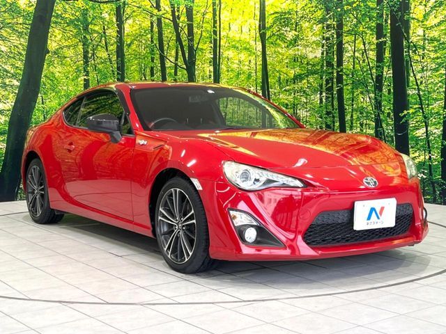 大好評のボディコーティング「弾スプラッシュコート」もご納車までに施工可能。通常のガラスコートと異なる、耐久年数6年の無機質ガラスコーティングが、ボディをキレイな状態に保ってくれます。