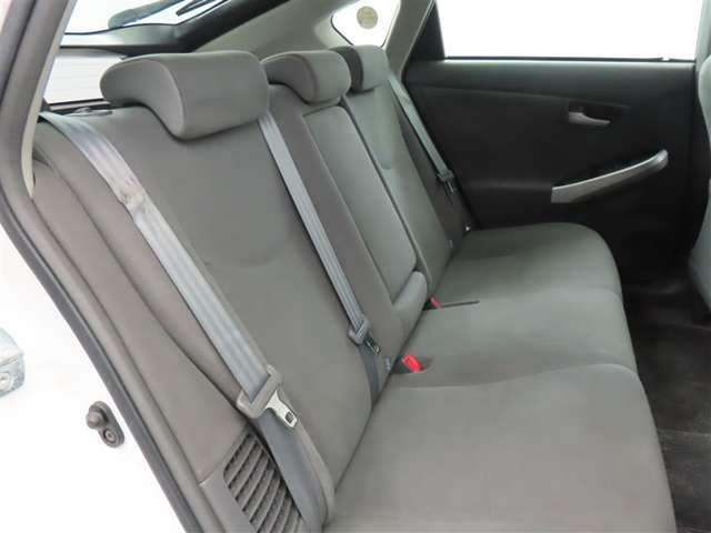 しっかりとした厚みのあるシートで振動や騒音を低減、長時間のドライブでも疲れません！