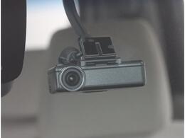 ドライブレコーダー装備！走行中は常時録画を行っているので、万が一の際の映像記録や旅の思い出としても映像を記録してくれます！