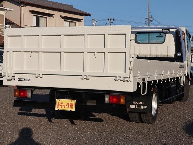 あなたのお仕事のパートナーとなるお車を探すお手伝い　私達　トラック市　豊田インター店にお任せください。0565-51-3525まで！