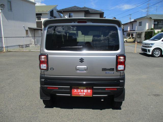 バックドアは開口部が広いので荷物の積み下ろしに便利です☆