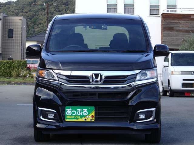 毎日全国の仕入れ先から厳選した車を仕入れしております！プロの査定士の検査を受けた車を仕入れ、入庫後も社員が1台1台を走行チェックや状態確認・装備確認などを入念に行います。