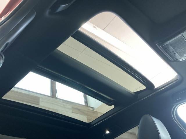 【パノラマルーフ】人気メーカーオプション。開放感溢れる車内を演出します☆